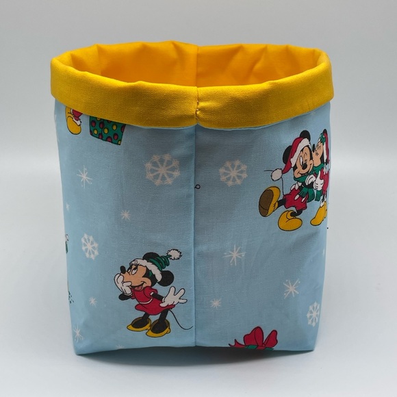 LAST ONE Handmade Disney Christmas Fabric Basket / Mickey Minnie Mouse Winter - Picture 4 of 4